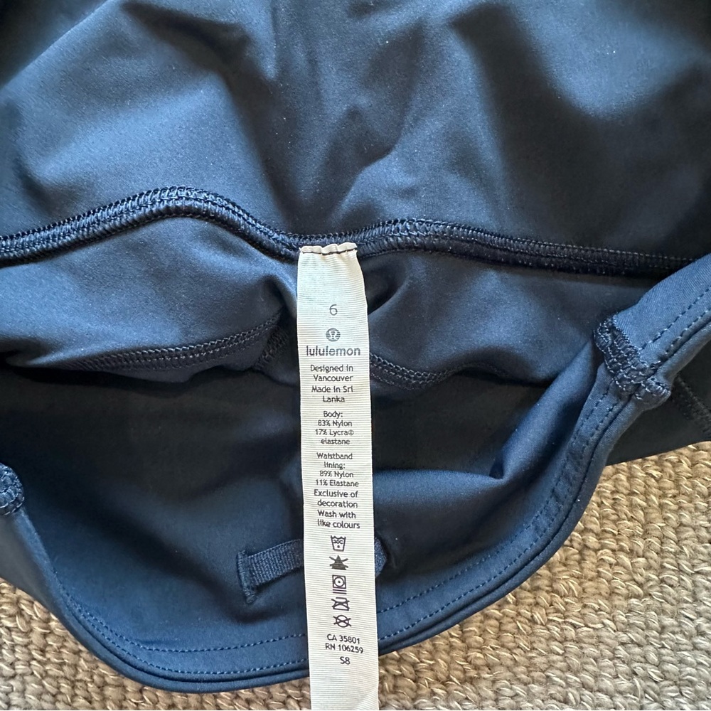 lululemon athletica Navy Crop Leggings - Picture 3 of 3